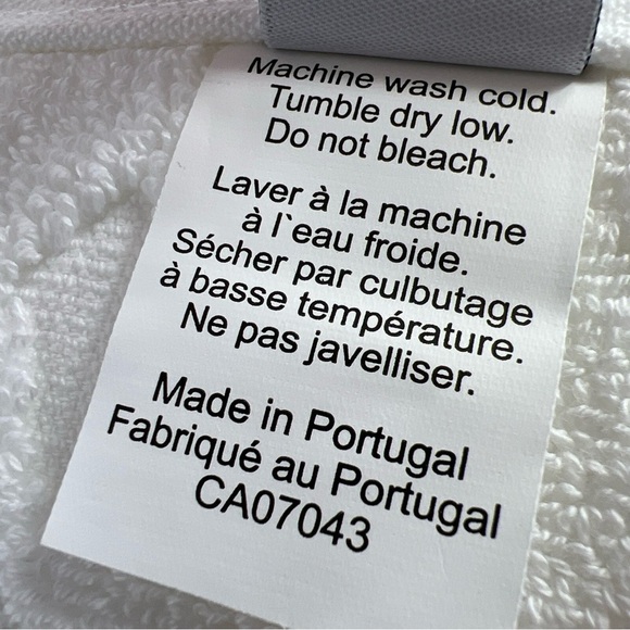 2 Pc Felpinter Bath Towel Set White Textured Floral Design Made in Portugal NEW - Picture 9 of 9